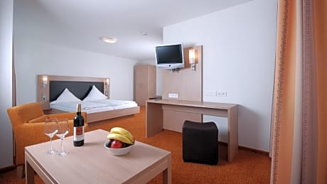 Doppelzimmer-Deluxe-Eigenes Badezimmer-Balkon-Loggia