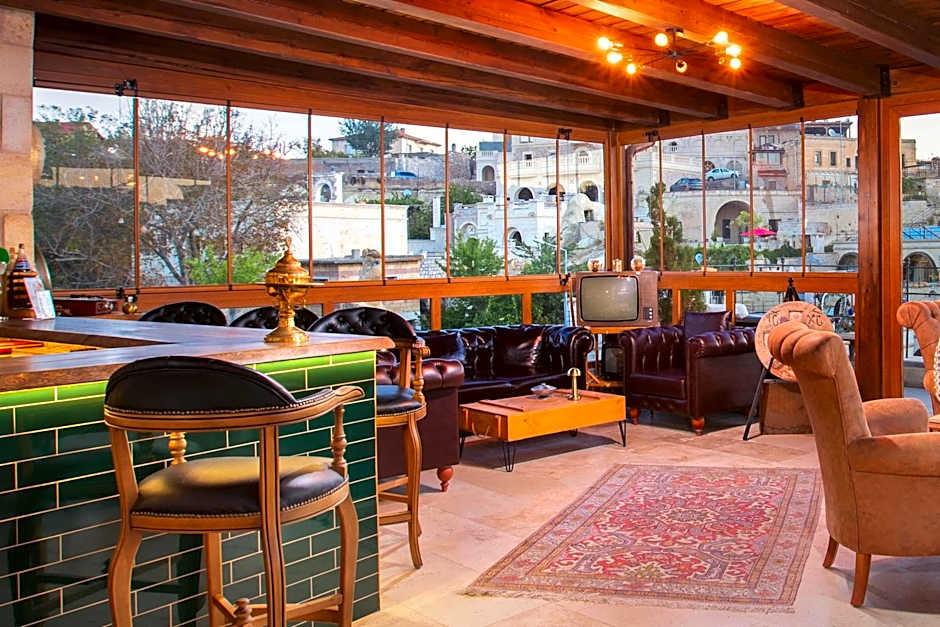 Cappa Via Cave Hotel