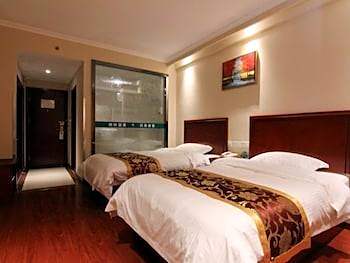GreenTree Inn Zhenjiang Jurong Yalong Business Hotel