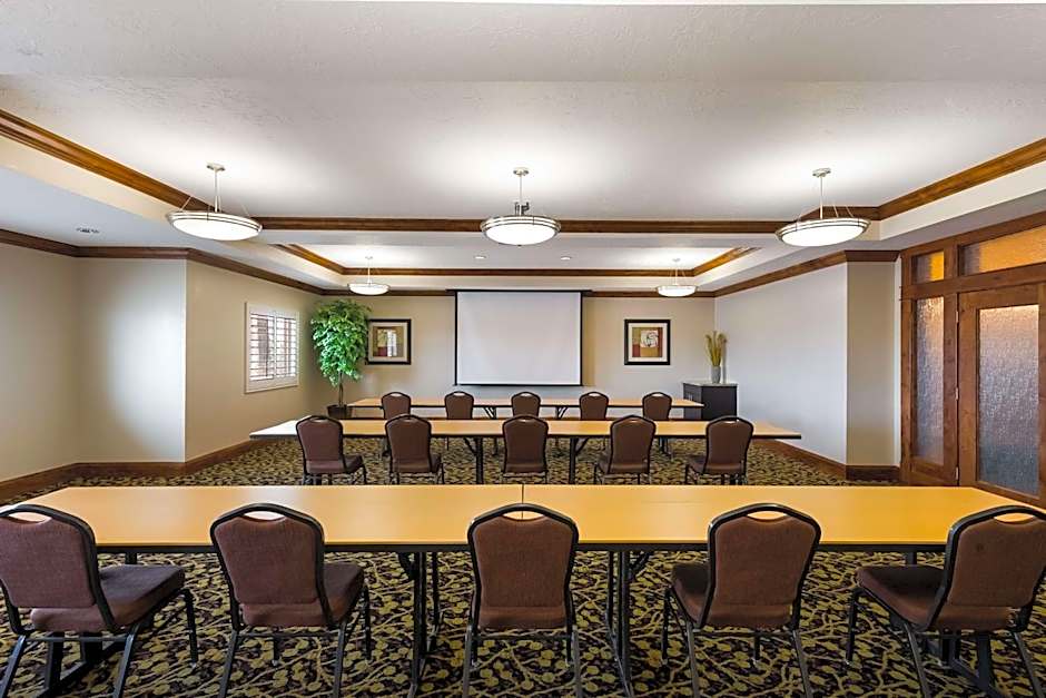 Best Western Plus Landmark Hotel
