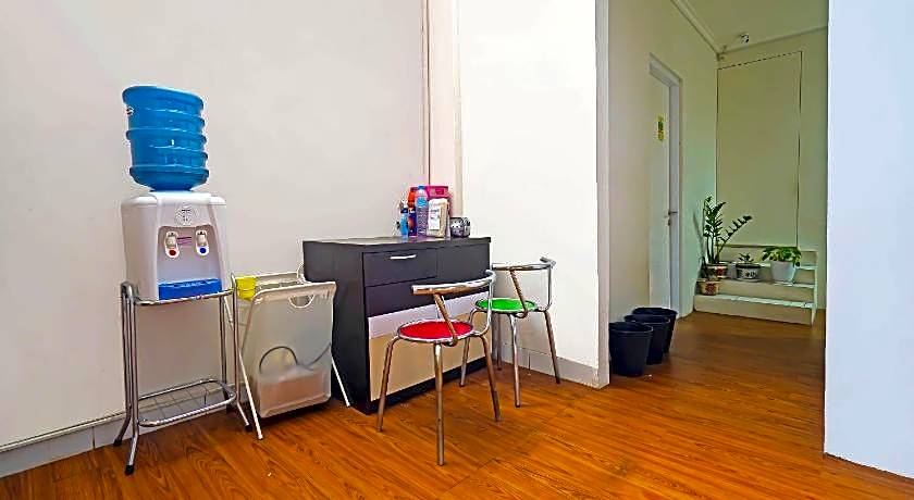 OYO Life 92720 Mekarwangi Guest House