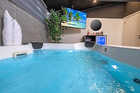 Lago Suites Hotel