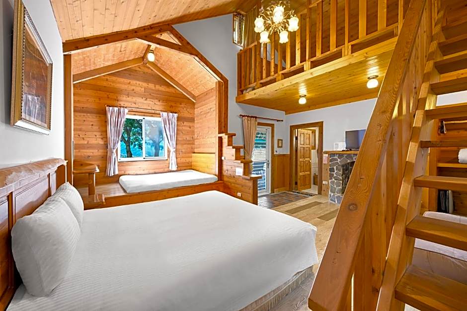 Aurora Villa