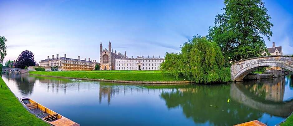 Cosy Loft Apartment Just Off Vibrant Mill Rd CB1 - Walk to Station and City Centre