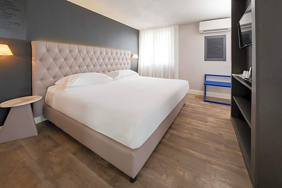 Al Campanile Aparthotel & Suite