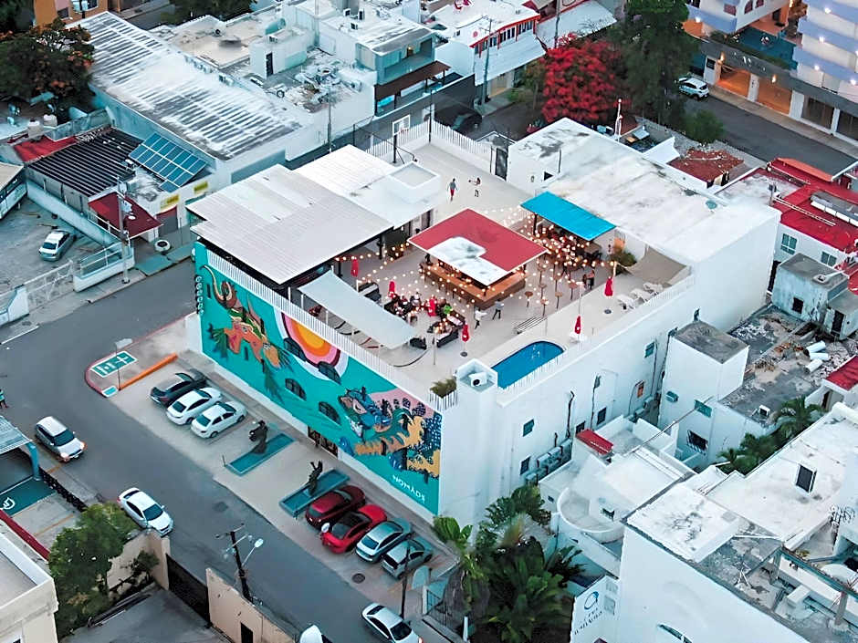 Nomads Party Hotel & Hostel
