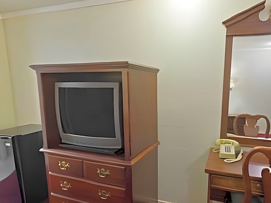 Americas Best Value Inn - Lansing