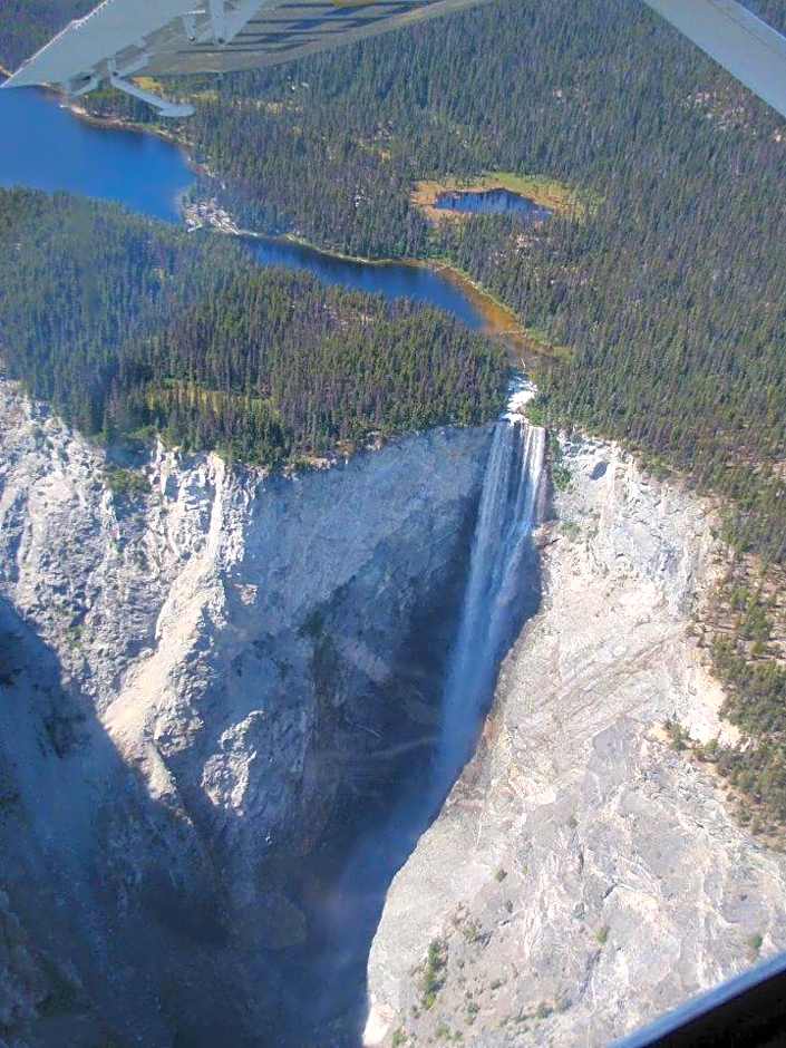 Retreat Wilderness Inn