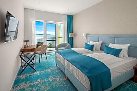 Superior Double or Twin Room with Lake View
