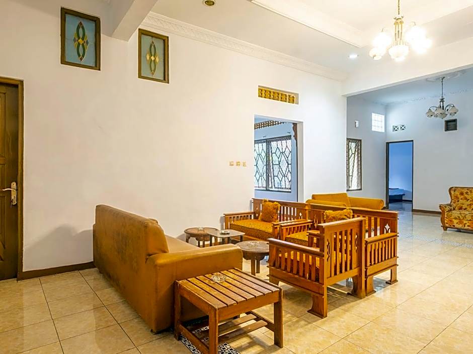 OYO 2395 Hotel Aden 2 Syariah