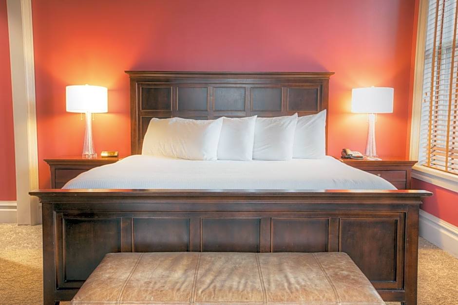 Photo 1 of 10 of 1 King Bed Suite