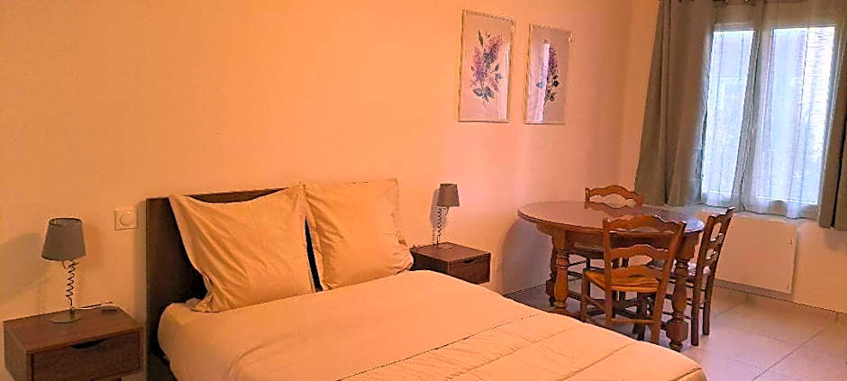 COUR LA DAME chez Béatris et Christophe Janson