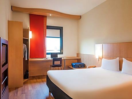 Standard Room with 1 Double Bed