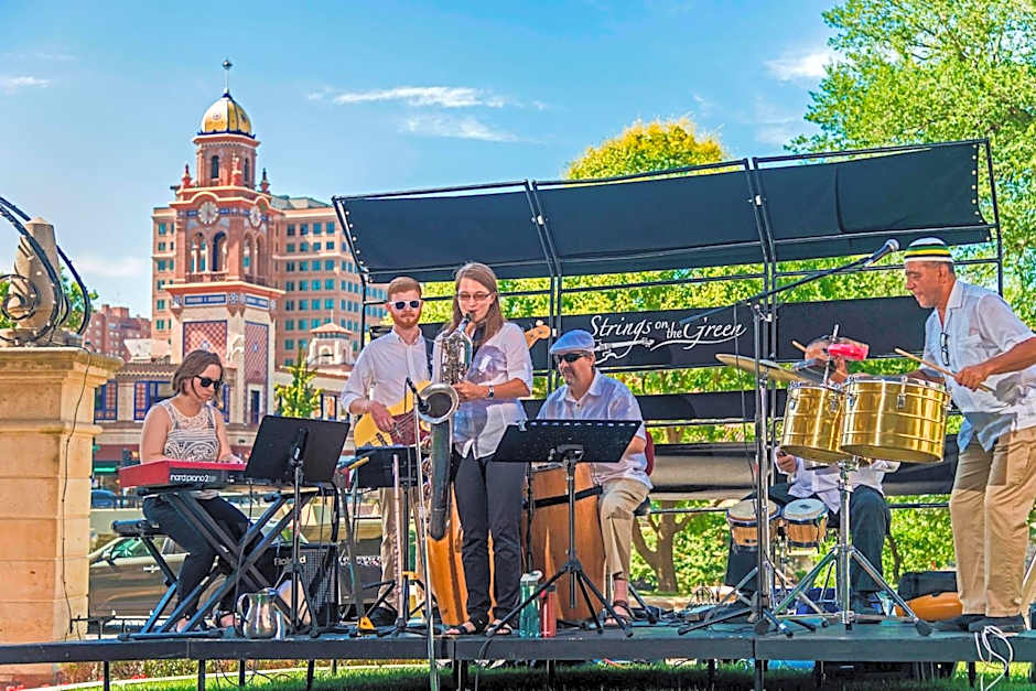 The Raphael Hotel, Autograph Collection by Marriott