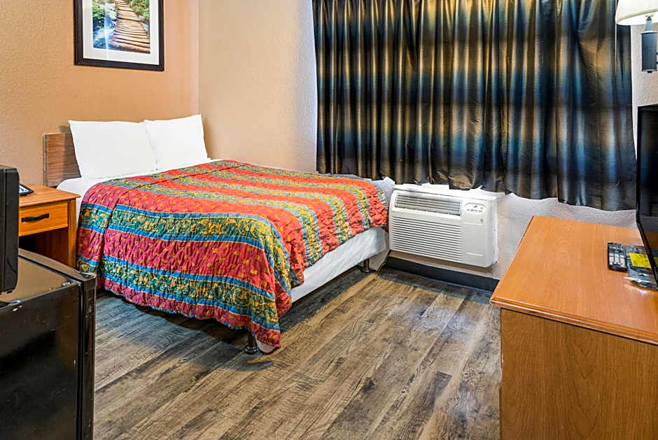 Knights Inn Grand Rapids East