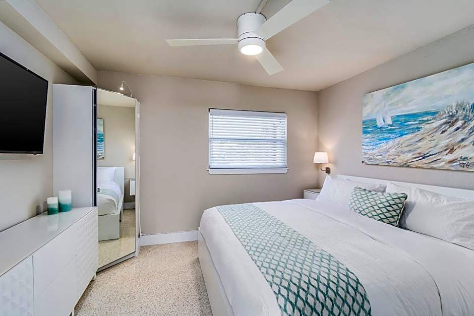 Boutique Vacation Rental Complex At Beach