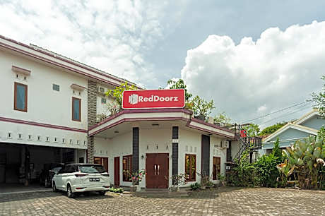 RedDoorz Syariah @ Jalan Panglima Polim Lampung