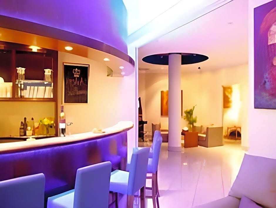 Hotel B99