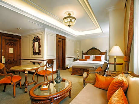 Superior King Suite