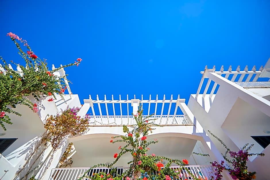 Gavimar Ariel Chico Hotel and Apartments