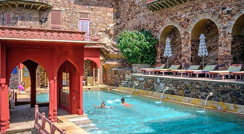 Neemrana Fort-Palace