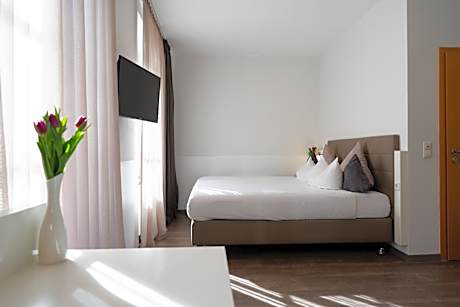 Quadruple Room with Private Bathroom