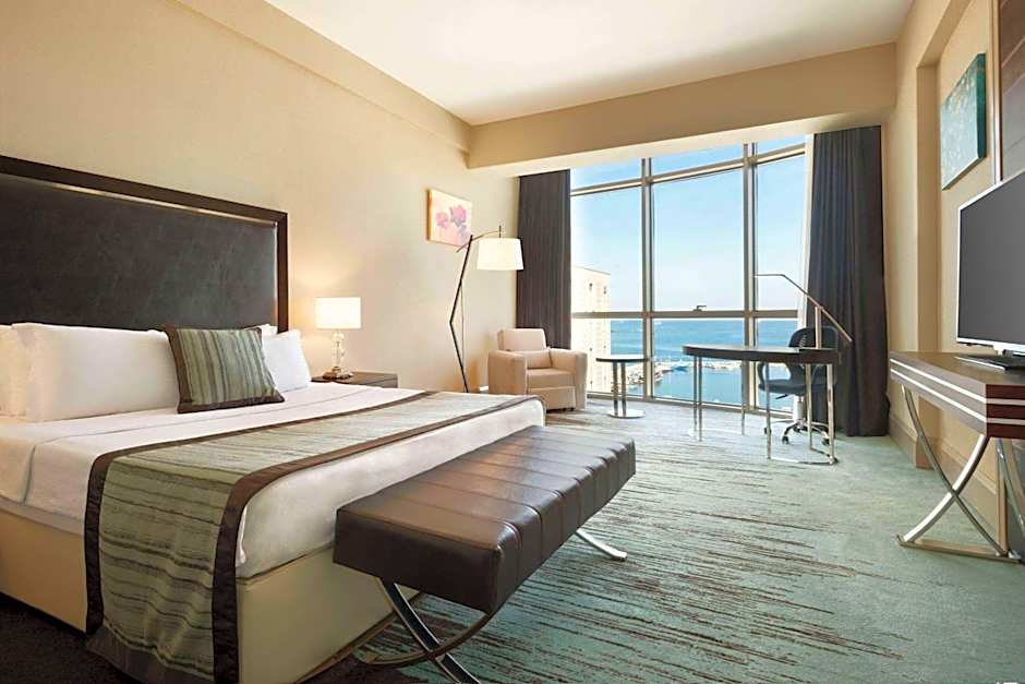 Foto 1 di 8 di Deluxe 1 King Bed, Sea View