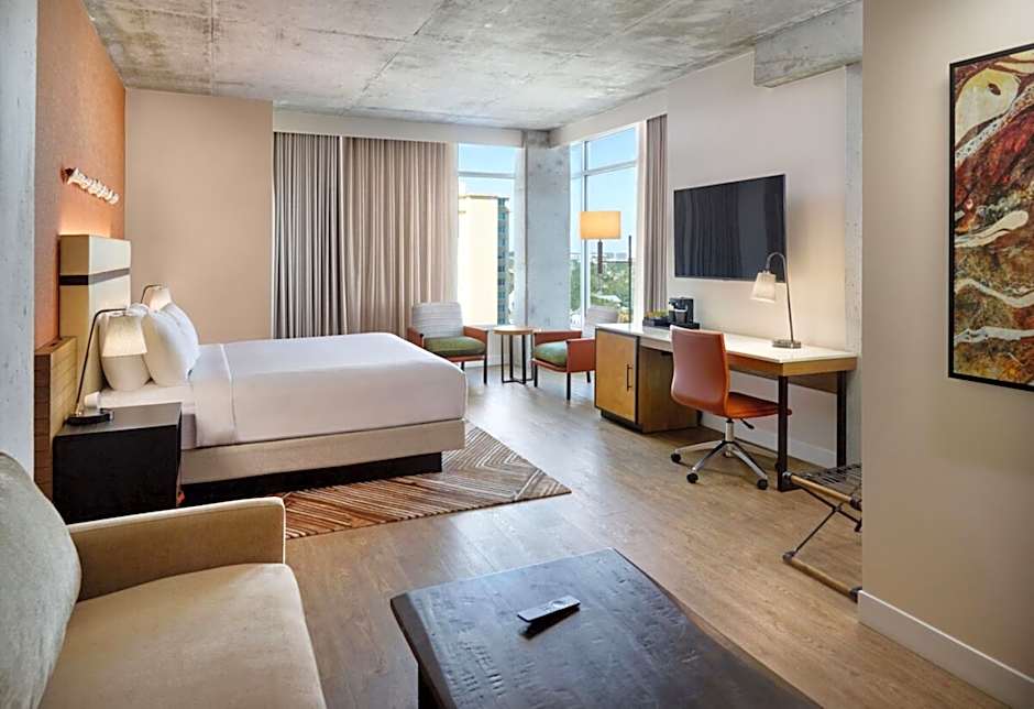 Photo 1 of 4 of 1 King Bed, Corner, City View