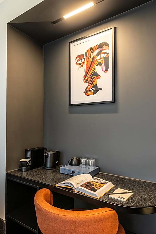 TRIBE Manchester Airport