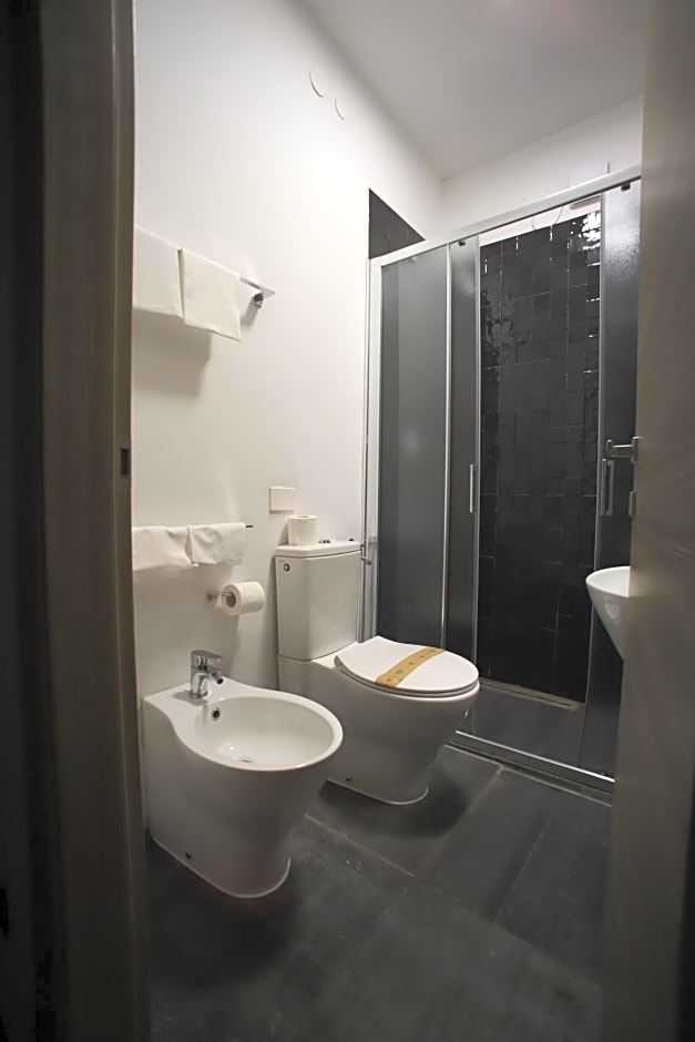 Tiby Hotel