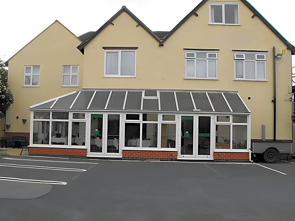 LG Thai Derm Spa & Guesthouse                                                   