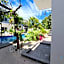 Commercial Zone Studios, Pool, BBQ and Beach 7 Blocks