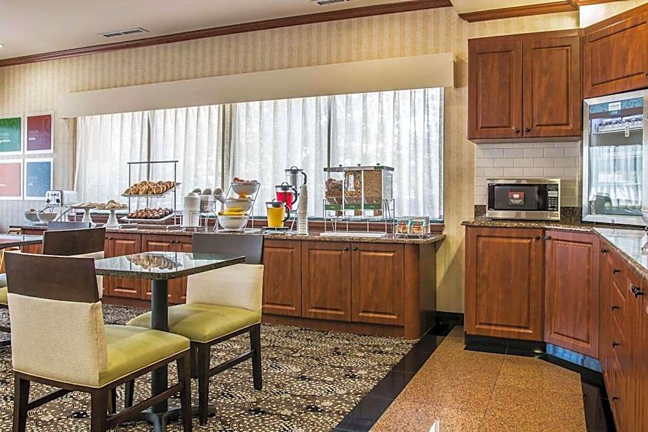 Comfort Suites Canton - Detroit