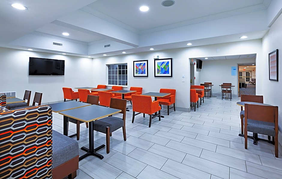 Holiday Inn Express Hotel and Suites Jenks By IHG