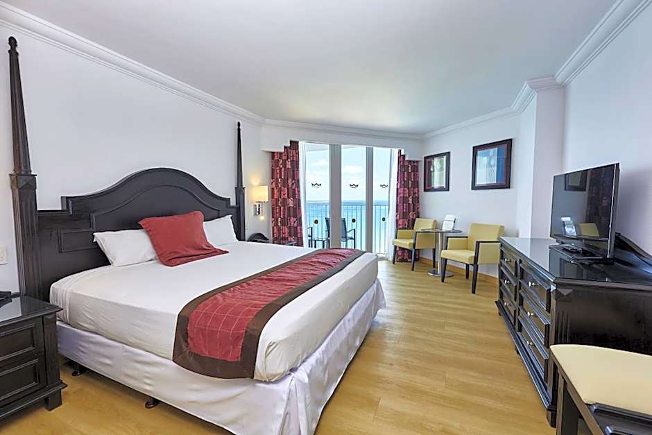 Photo 1 of 4 of Junior Suite, Ocean View