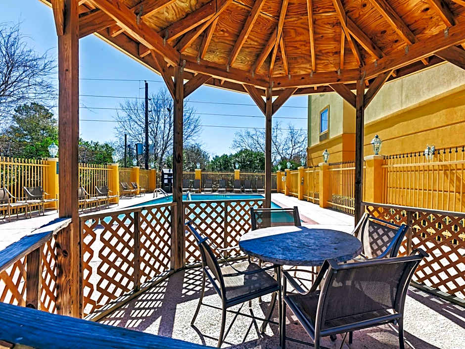 Palacio Royale Inn Signature Katy