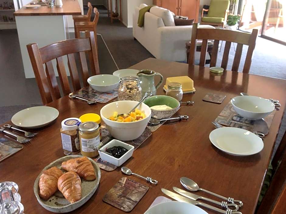 Rolling Hills Country Stay B&B