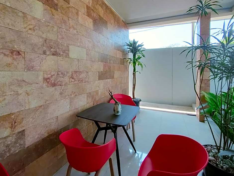 RedDoorz @ Araya House Ngawi