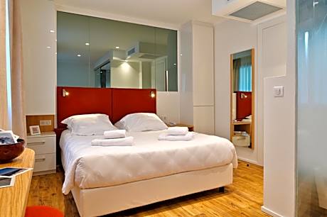 Deluxe Junior Suite with Garden View