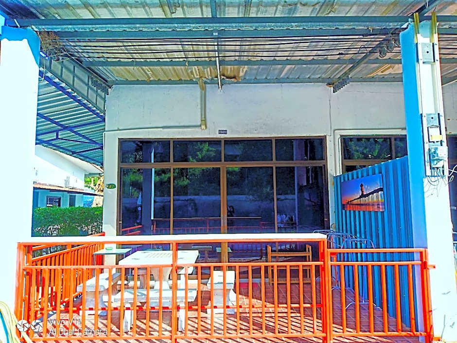 Runa Group House Samed 