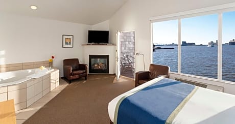 Junior Suite with Bay View