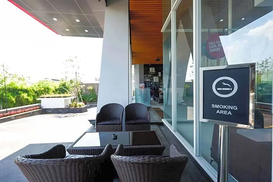 RedDoorz Apartment near Exit Toll Colomadu