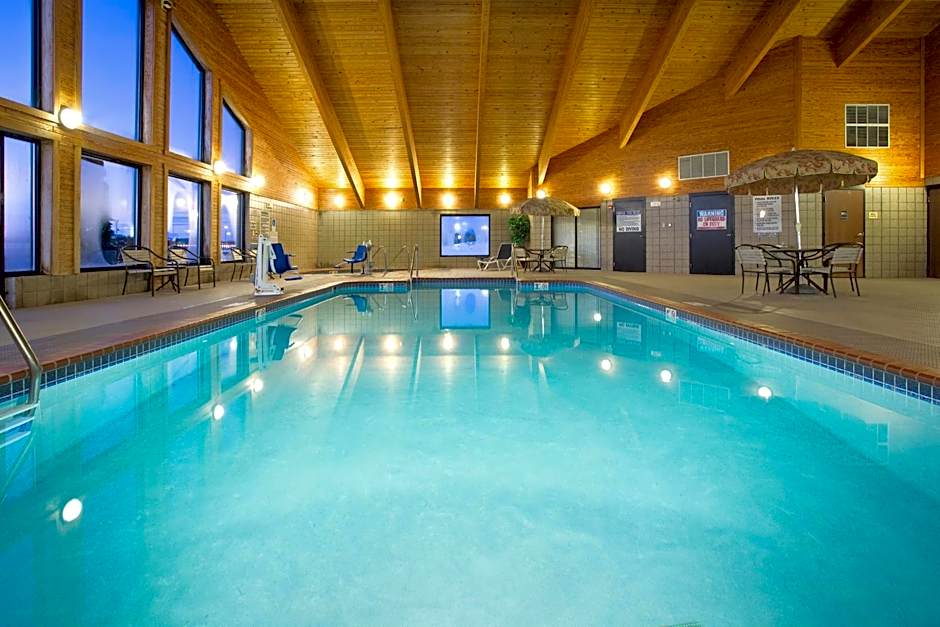 AmericInn by Wyndham New London