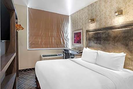 1 King Bed, Nonsmoking