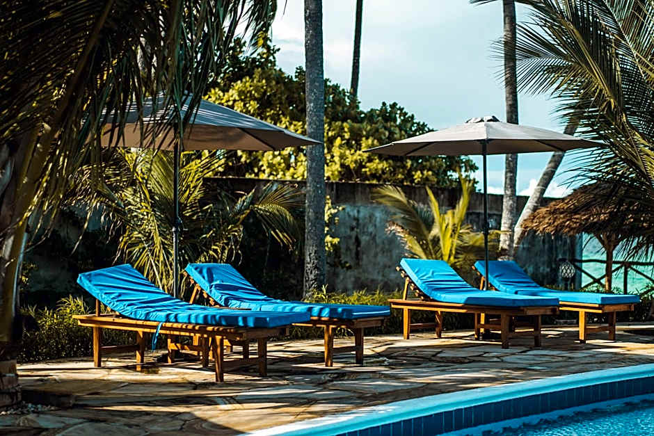 Sunny Palms Beach Bungalows