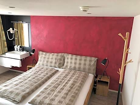 Budget Double Room with Shared Bathroom