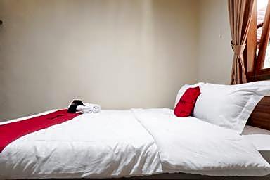 RedDoorz Syariah near Exit Tol Malang