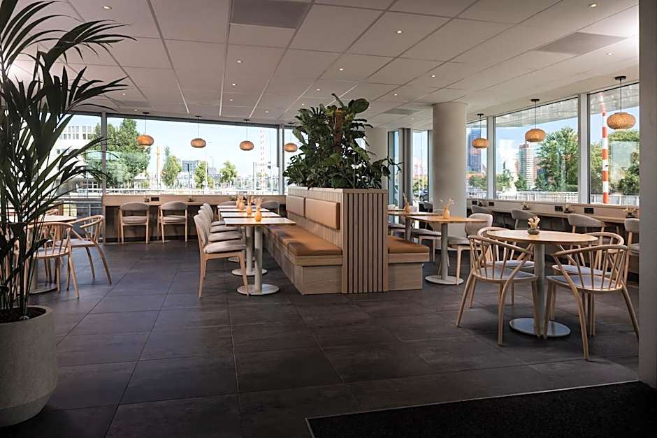 DoubleTree by Hilton Rotterdam Centre