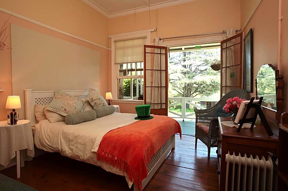 Shamrock Arms Guest Lodge