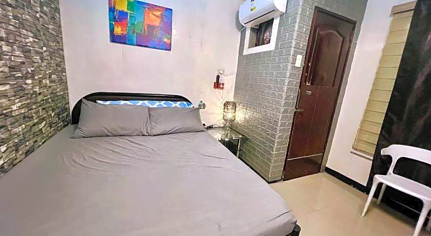 UNO'S Place with Karaoke,Wifi,Netflix and Balcony